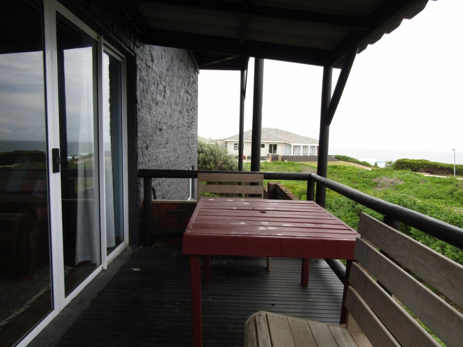 6 Bedroom Property for Sale in Oyster Bay Eastern Cape